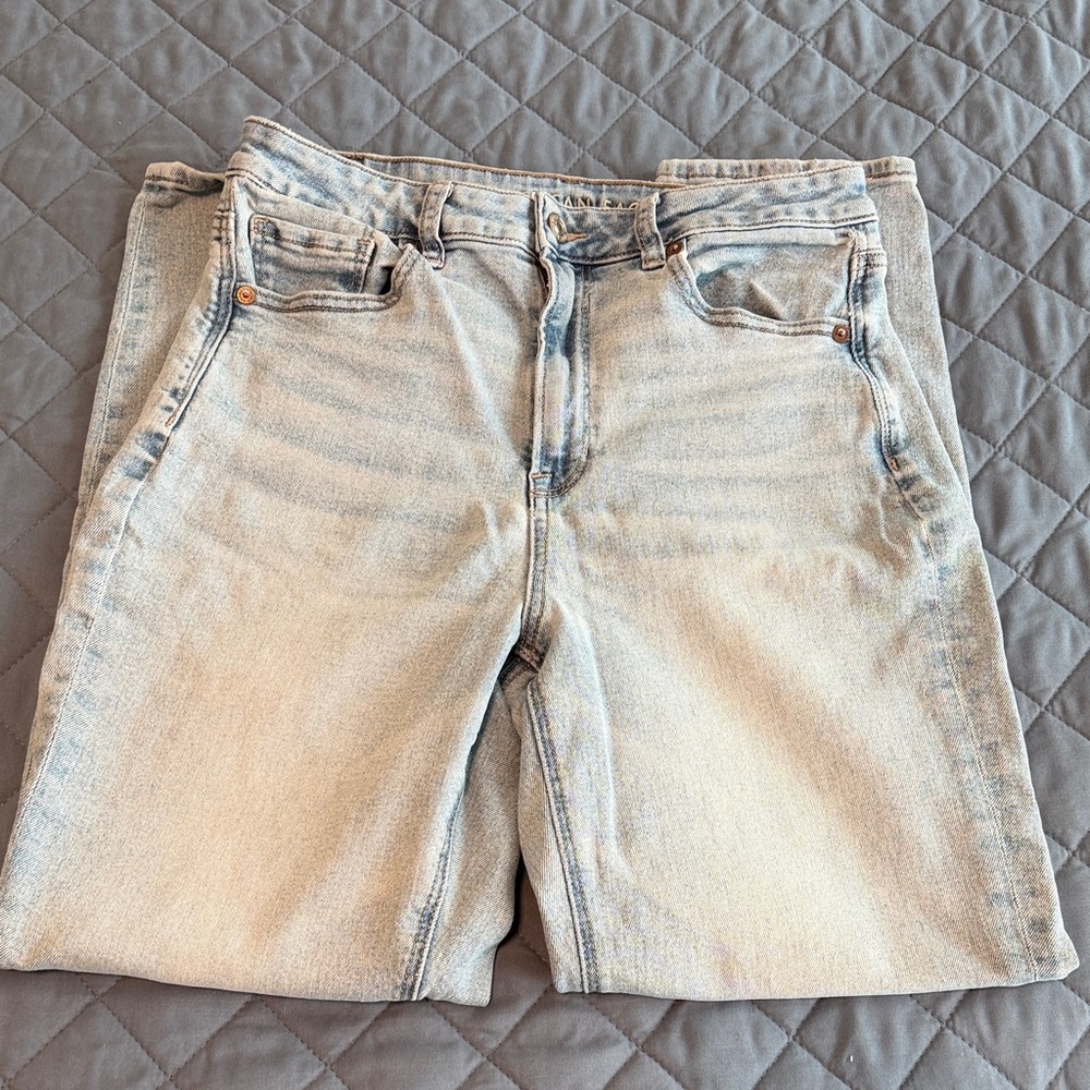 Women’s Light Blue Jeans